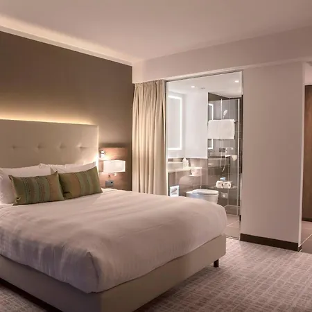 Courtyard By Marriott Wolfsburg-3